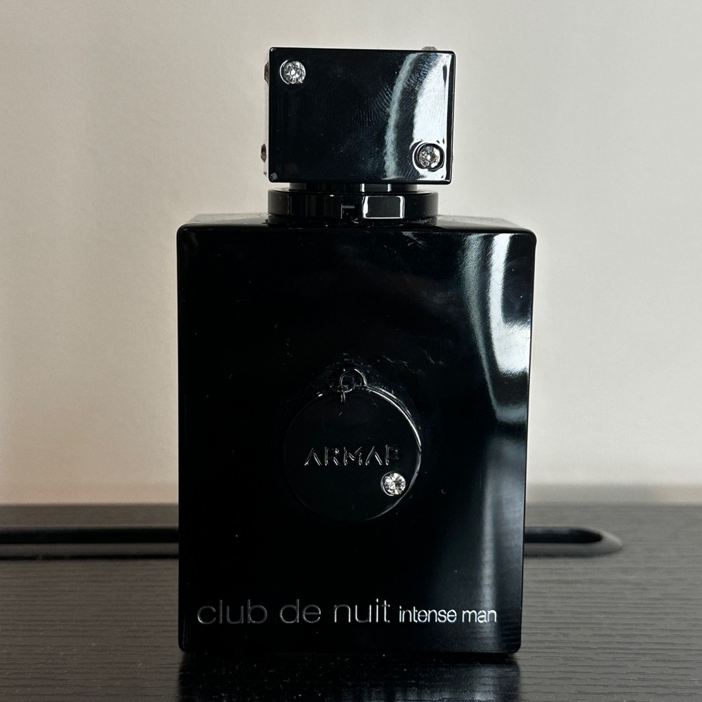 Club de nuit (intense man)